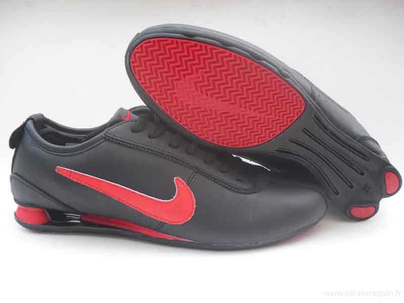 Hommes Nike Shox R2 noir rouge (1)
